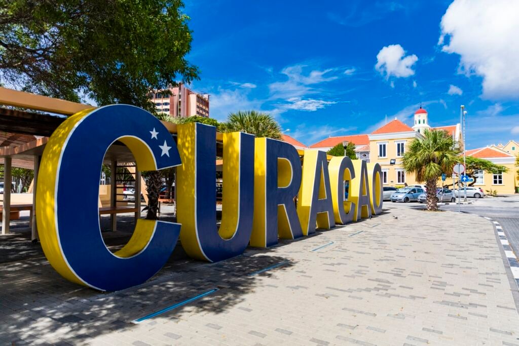 Welcome to Curacao sign in downtown Willemstad