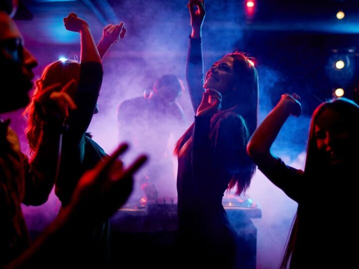 Young women dancing in a nightclub