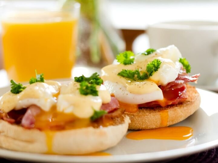 Eggs benedict breakfast